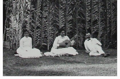 Princess Ka'iulani and her sister Annie Cleghorn on guitar